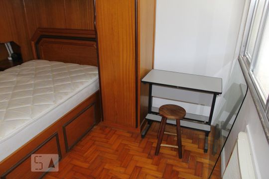 Quarto 1 de apartamento para alugar com 1 quarto, 26m² em Botafogo, Rio de Janeiro