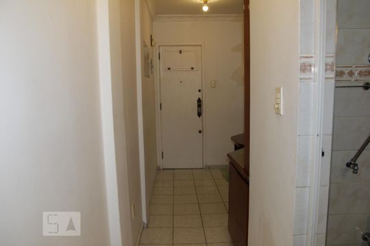 Corredor de apartamento para alugar com 1 quarto, 26m² em Botafogo, Rio de Janeiro
