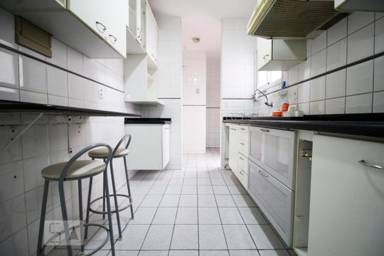 Cozinha de apartamento à venda com 3 quartos, 98m² em Vila Andrade, São Paulo
