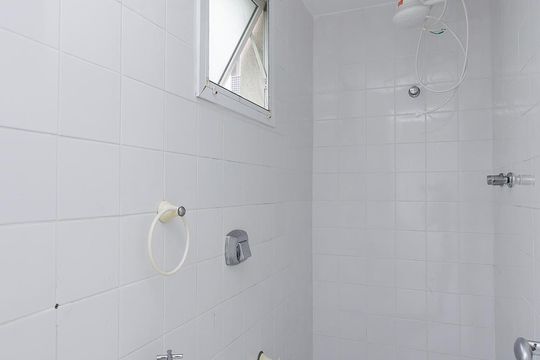 Banheiro de serviço de apartamento para alugar com 2 quartos, 80m² em Recreio dos Bandeirantes, Rio de Janeiro