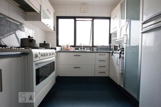 Cozinha de apartamento à venda com 3 quartos, 274m² em Vila Andrade, São Paulo