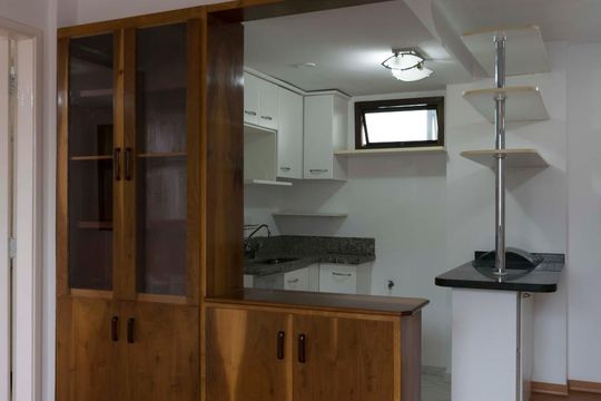 Sala (Armários) de apartamento para alugar com 2 quartos, 57m² em Aclimação, São Paulo