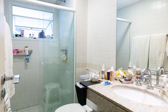 Banheiro Suíte de apartamento à venda com 1 quarto, 58m² em Vila Nova Conceição, São Paulo