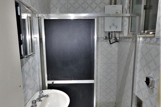Banheiro Social de kitnet/studio à venda com 1 quarto, 19m² em Botafogo, Rio de Janeiro