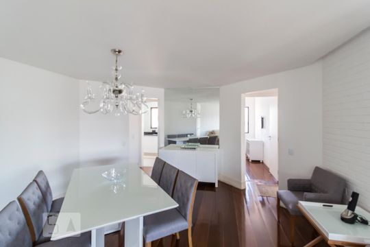 Sala de apartamento para alugar com 3 quartos, 130m² em Perdizes, São Paulo