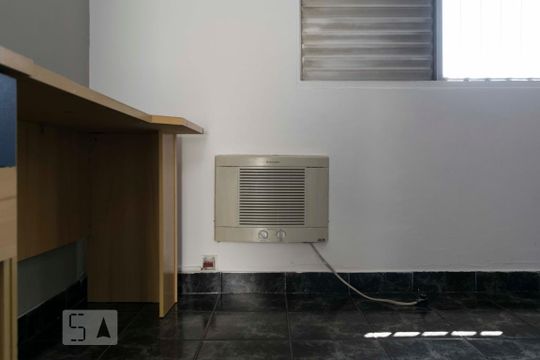 2o. Andar - Quarto 1 (Ar condicionado) de casa à venda com 4 quartos, 307m² em Vila Firmiano Pinto, São Paulo