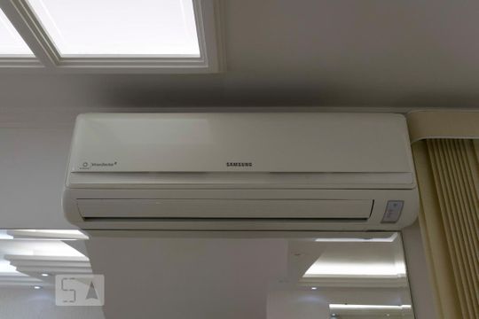 1o. Andar - Sala (Ar condicionado) de casa à venda com 4 quartos, 307m² em Vila Firmiano Pinto, São Paulo