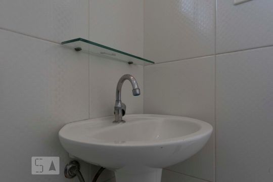 2o. Andar - Banheiro social (Torneira) de casa à venda com 4 quartos, 307m² em Vila Firmiano Pinto, São Paulo