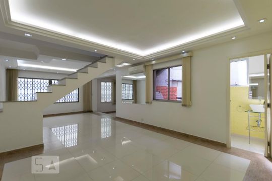 Casa à venda com 4 quartos, 307m² em Vila Firmiano Pinto, São Paulo