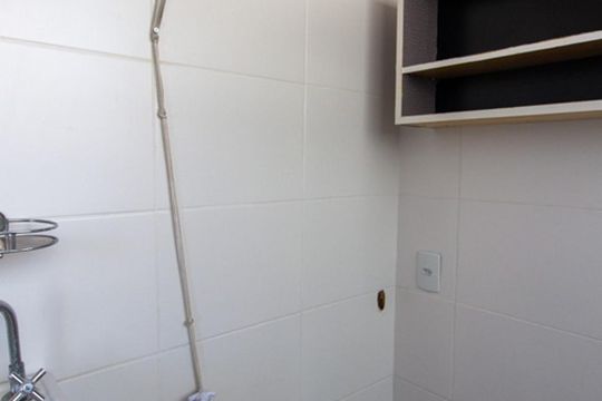 Banheiro  de kitnet/studio para alugar com 1 quarto, 36m² em Centro , Rio de Janeiro