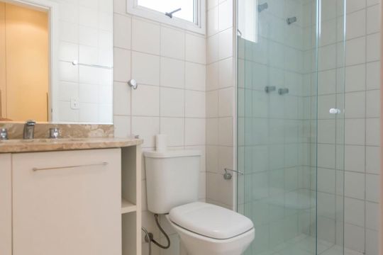 Banheiro Suite de apartamento para alugar com 1 quarto, 50m² em Vila Olímpia, São Paulo