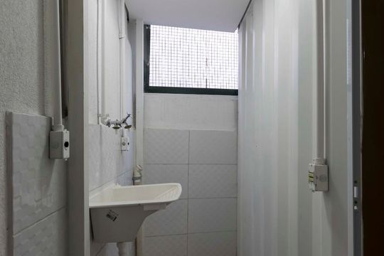 Área de serviço de apartamento para alugar com 2 quartos, 45m² em Aclimação, São Paulo