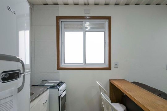 Cozinha de apartamento para alugar com 2 quartos, 43m² em Aclimação, São Paulo