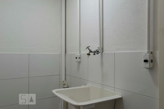 Área de serviço (Torneira) de apartamento para alugar com 2 quartos, 43m² em Aclimação, São Paulo
