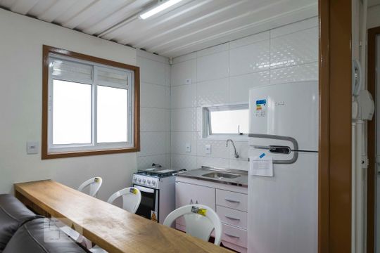 Cozinha de apartamento para alugar com 2 quartos, 43m² em Aclimação, São Paulo