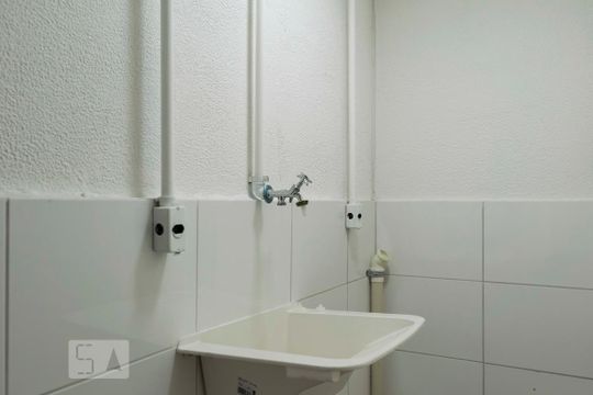 Área de serviço (Torneira) de apartamento para alugar com 2 quartos, 43m² em Aclimação, São Paulo