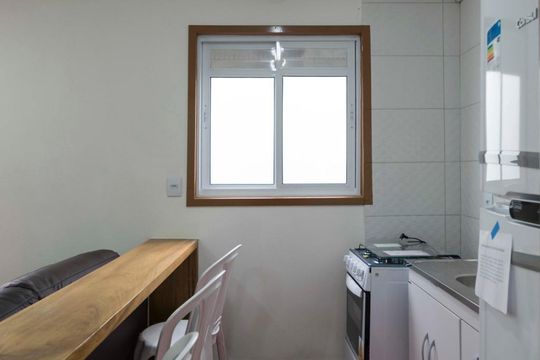 Cozinha de apartamento para alugar com 2 quartos, 43m² em Aclimação, São Paulo
