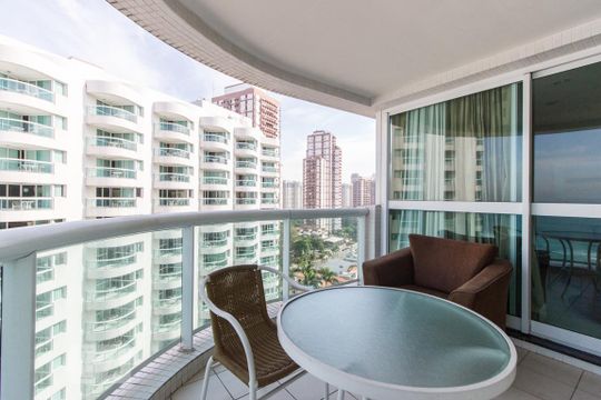 Sacada de apartamento à venda com 2 quartos, 60m² em Barra da Tijuca, Rio de Janeiro