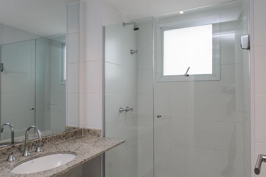 Banheiro de apartamento à venda com 2 quartos, 70m² em Recreio dos Bandeirantes, Rio de Janeiro