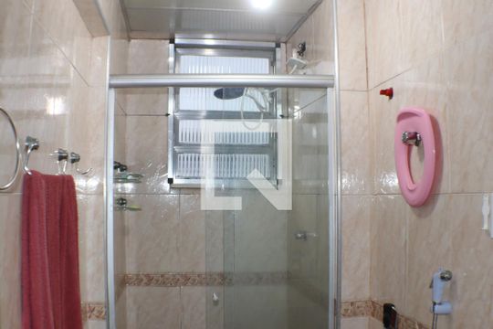 Banheiro de apartamento à venda com 2 quartos, 48m² em Taquara, Rio de Janeiro