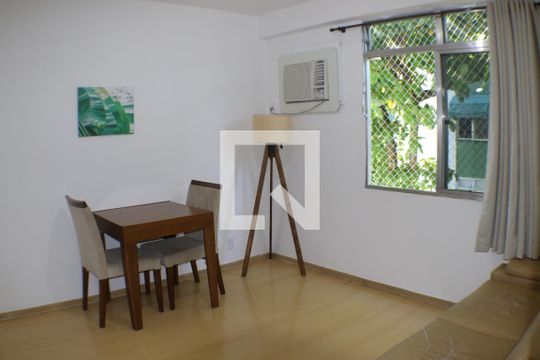 Sala de apartamento à venda com 2 quartos, 48m² em Taquara, Rio de Janeiro