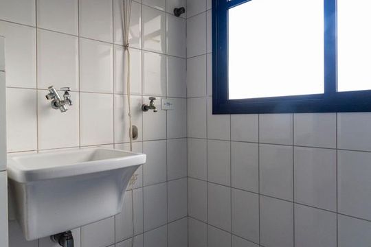 Área de serviço de apartamento para alugar com 2 quartos, 60m² em Saúde, São Paulo