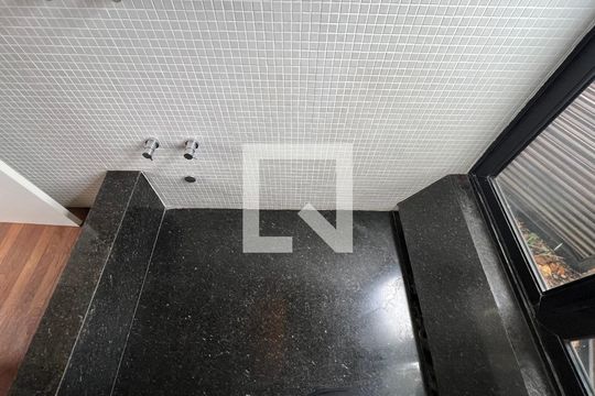 Banheiro da Suíte de apartamento para alugar com 1 quarto, 110m² em Vila Madalena, São Paulo