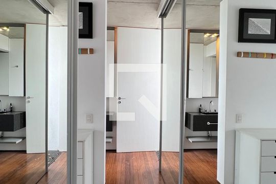Suíte de apartamento para alugar com 1 quarto, 110m² em Vila Madalena, São Paulo