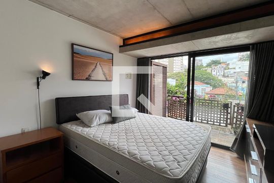 Suíte de apartamento para alugar com 1 quarto, 110m² em Vila Madalena, São Paulo