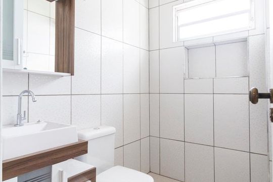 Banheiro social de apartamento para alugar com 3 quartos, 95m² em Vila Guarani (z Sul), São Paulo