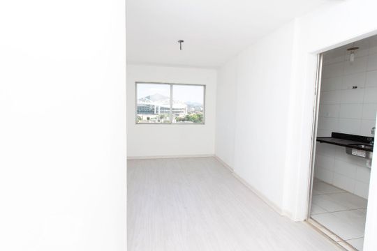Sala de apartamento à venda com 2 quartos, 45m² em Todos Os Santos, Rio de Janeiro