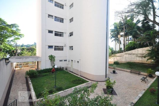 Área externa de apartamento para alugar com 3 quartos, 84m² em Vila Progredior, São Paulo