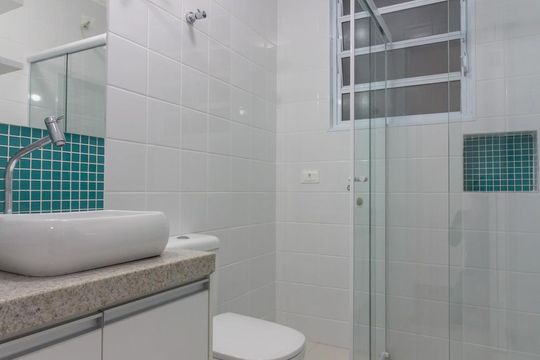 Banheiro de kitnet/studio à venda com 1 quarto, 33m² em Centro, São Paulo