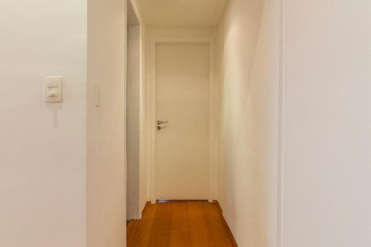 Corredor de Acesso aos Quartos e Banheiro  de apartamento para alugar com 2 quartos, 55m² em Mooca, São Paulo