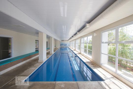 Piscina Coberta de apartamento à venda com 1 quarto, 49m² em Vila Cordeiro, São Paulo