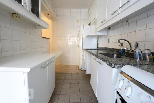 Cozinha de apartamento à venda com 3 quartos, 68m² em Vila Andrade, São Paulo