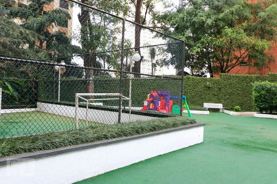Quadra e playground de apartamento à venda com 3 quartos, 68m² em Vila Andrade, São Paulo