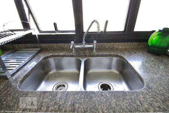 Pia de apartamento à venda com 4 quartos, 327m² em Real Parque, São Paulo