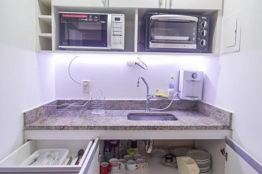 Cozinha de kitnet/studio para alugar com 1 quarto, 37m² em Asa Norte, Brasília