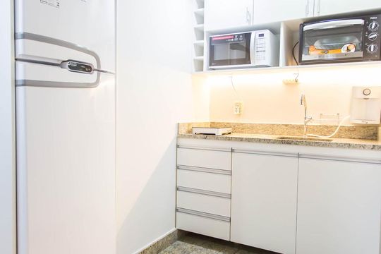 Cozinha de kitnet/studio para alugar com 1 quarto, 37m² em Asa Norte, Brasília
