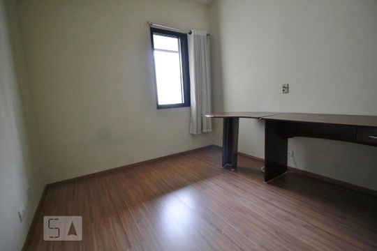 Quarto de apartamento para alugar com 2 quartos, 70m² em Vila Suzana, São Paulo
