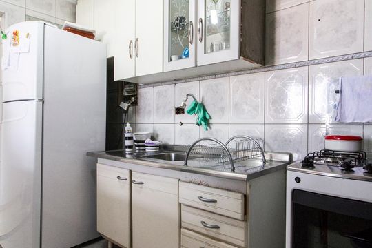 Cozinha de apartamento para alugar com 2 quartos, 70m² em Quinta da Paineira, São Paulo