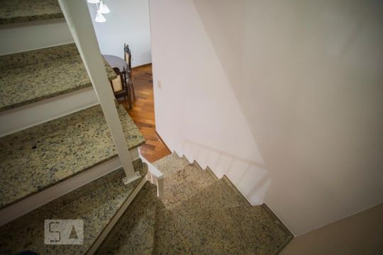 Escada de casa de condomínio à venda com 3 quartos, 155m² em Vila do Encontro, São Paulo