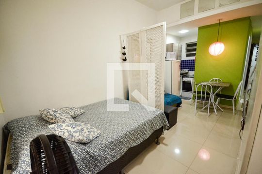 Quarto de kitnet/studio para alugar com 1 quarto, 26m² em Botafogo, Rio de Janeiro