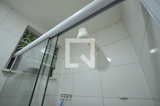 Chuveiro de kitnet/studio para alugar com 1 quarto, 26m² em Botafogo, Rio de Janeiro