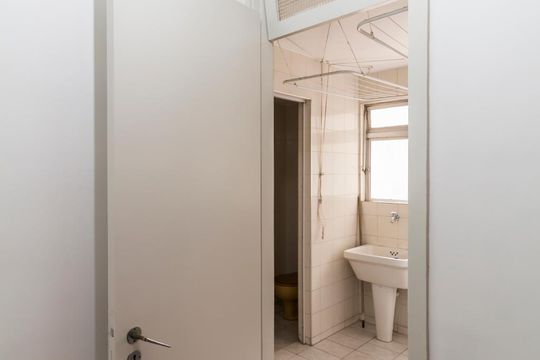 Quarto de serviço de apartamento para alugar com 3 quartos, 88m² em Perdizes, São Paulo
