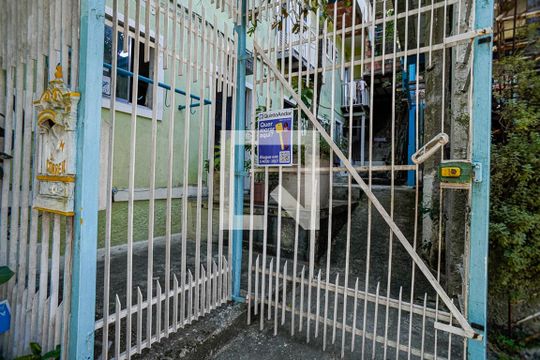 Fachada de casa de condomínio para alugar com 1 quarto, 16m² em Fátima, Niterói