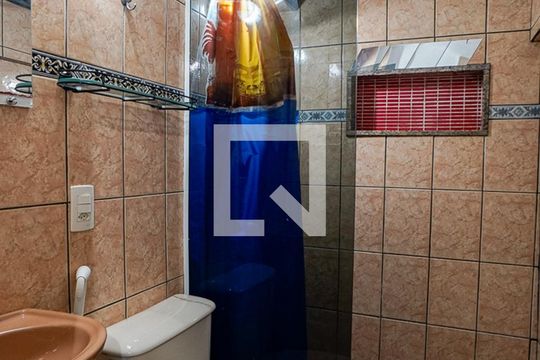Banheiro de casa de condomínio para alugar com 1 quarto, 16m² em Fátima, Niterói