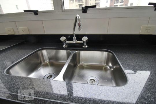 Pia de apartamento à venda com 3 quartos, 138m² em Vila Andrade, São Paulo