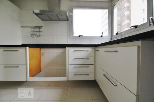 Cozinha de apartamento à venda com 3 quartos, 138m² em Vila Andrade, São Paulo